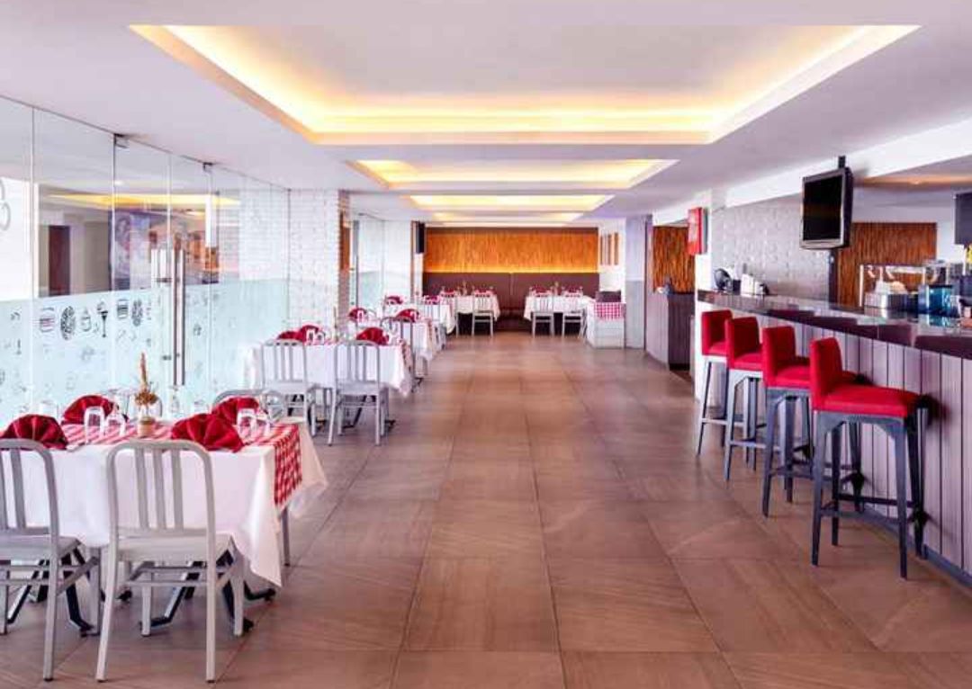 Restaurant Hotel Grand Mercure Solo Baru