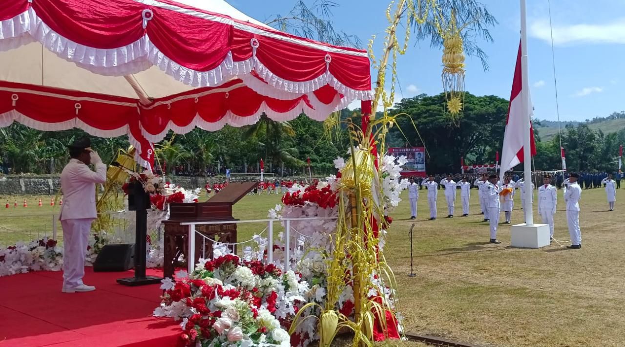  Pengibaran bendera merah putihi di Lapangan Trikora, Kota Jayapura, Papua pada Kamis, 17 Agustus 2023