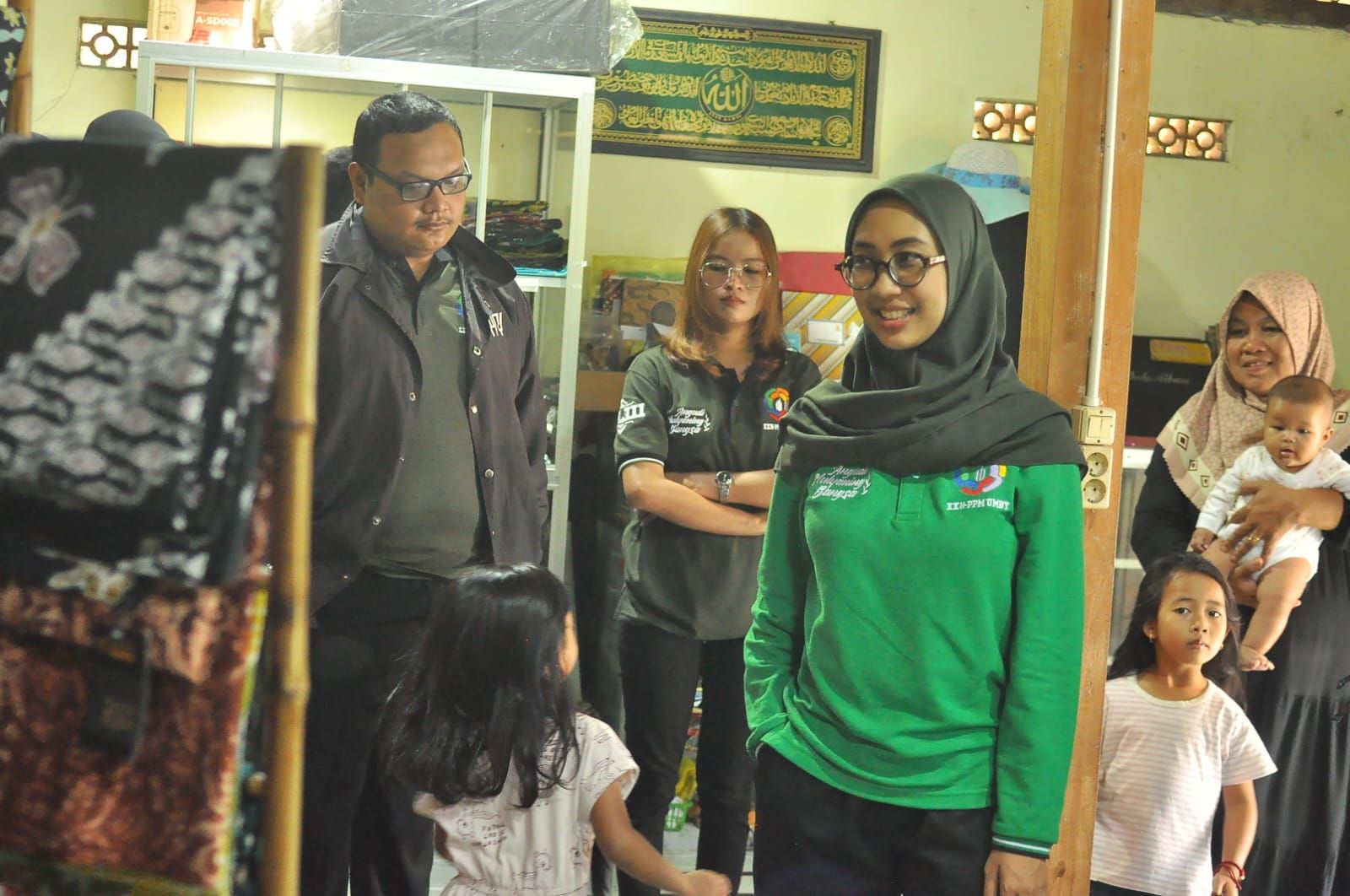 Sebagai upaya meningkatkan kualitas UMKM di Gunung Kidul, mahasiswa KKN Universitas Mercu Buana Yogyakarta (UMBY) kelompok 88 menyelenggarakan sosialisasi Program Aktivasi Digital Marketing pada UMKM Batik Cangkring Bansari.