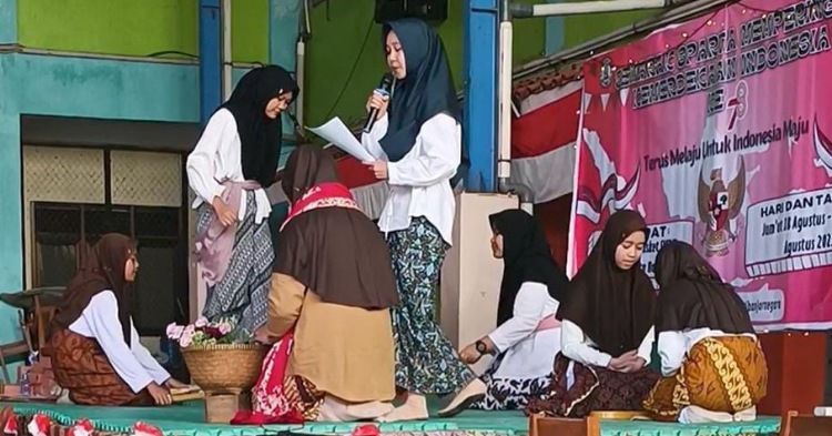 Dramatisasi Kisah Perjuangan meraih Kemerdekaan oleh siswi SMPIT Permata Hati Banjarnegara