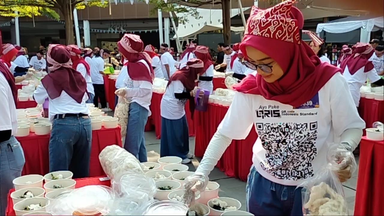 CIREBON Pecahkan rekor MURI untuk 1.708 penyajian panganan docang, makanan kuliner khas Cirebon