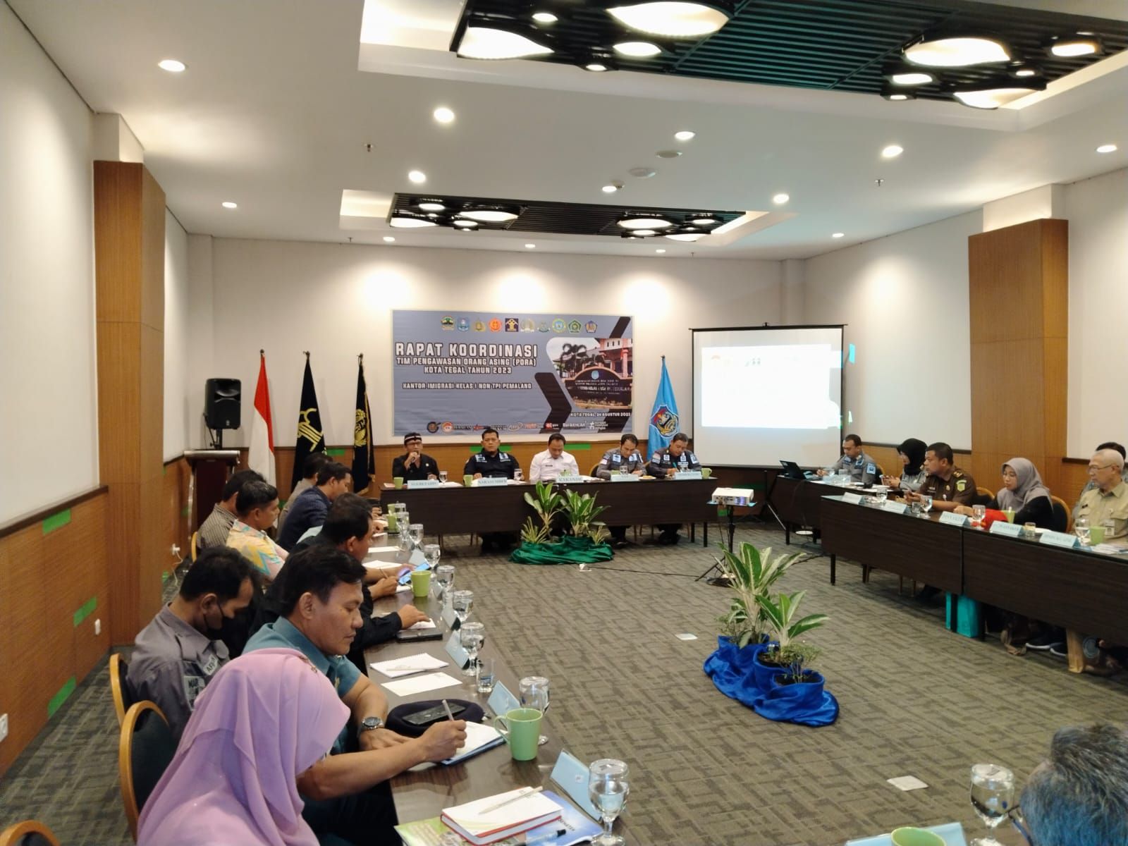 Rapat Koordinasi Tim PORA Kota Tegal 2023 digelar di Ruang Pertemuan Nakula Primebiz Hotel, Kota Tegal.
