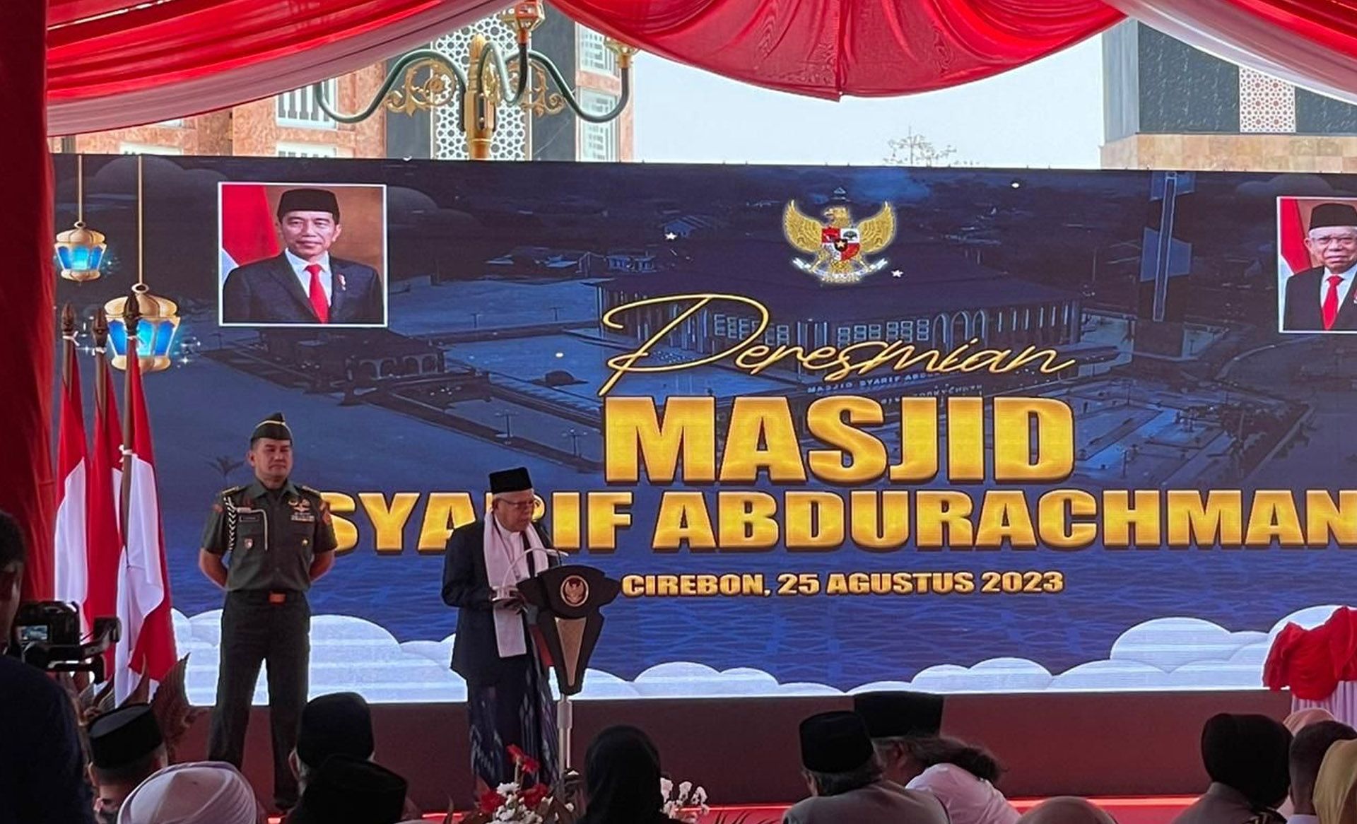 Wakil Presiden RI Ma'ruf Amin meresmikan Masjid Syarif Abdurachman di Desa Astana, Kecamatan Gunung Jati, Kabupaten Cirebon, Jumat 25 Agustus 2023