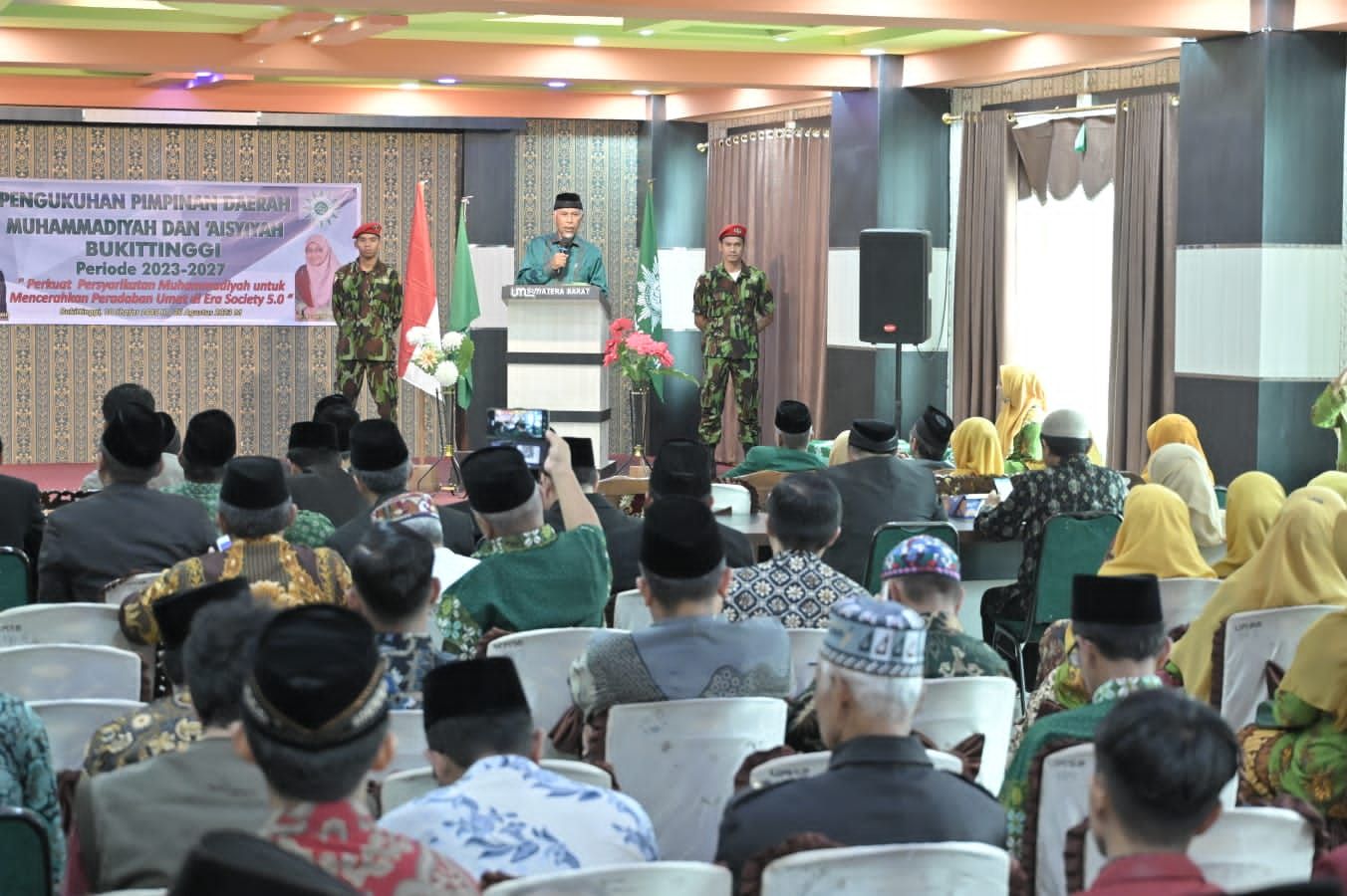 Suasana diacara pengukuhan Pimpinan Daearah Muhammadiyah di Kota Bukittinggi (gambar Warman)