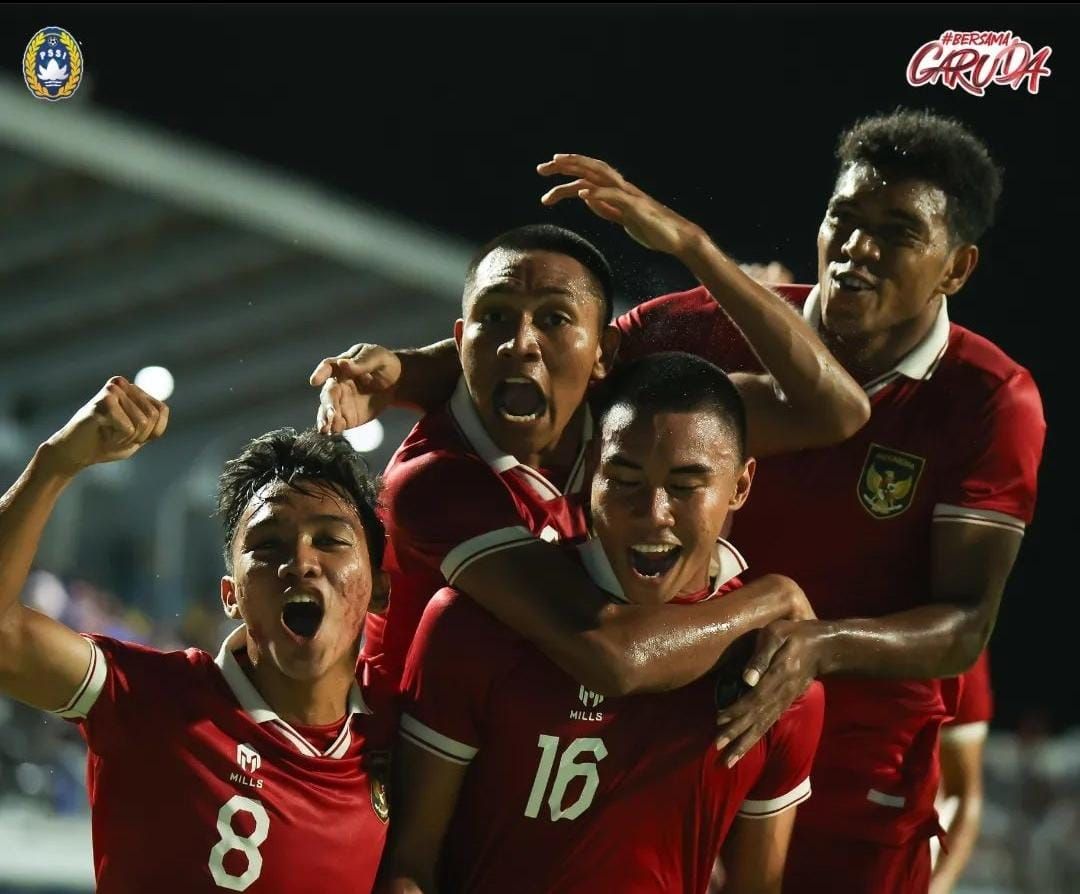 Timnas Indonesia merayakan kemenangan