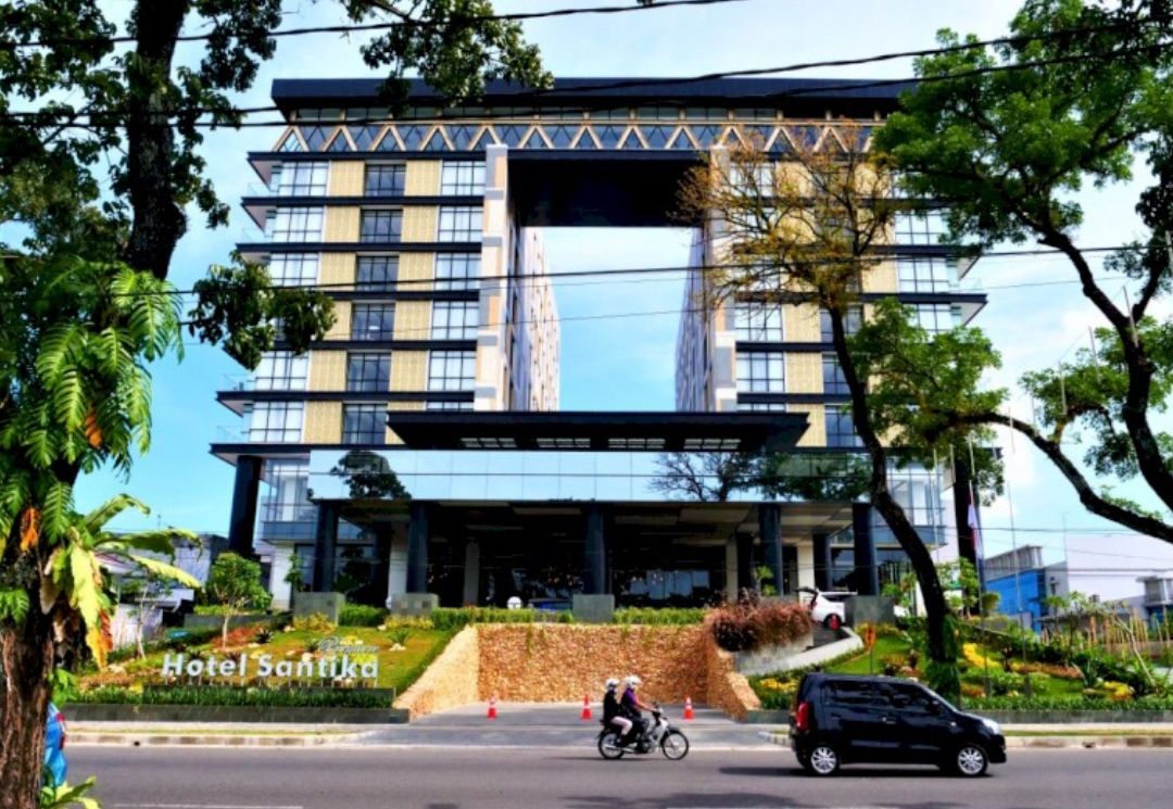 Hotel Santika Premiere Padang