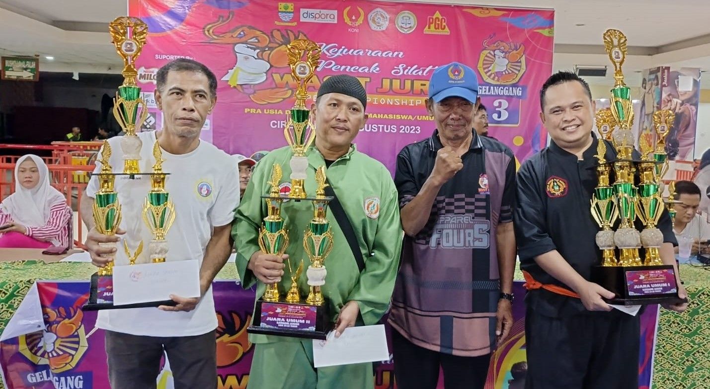 PBSS Kuningan menjadi juara umum ke-1 kategori junior pada kejuaraan pencak silat Wasit Juri Championship.