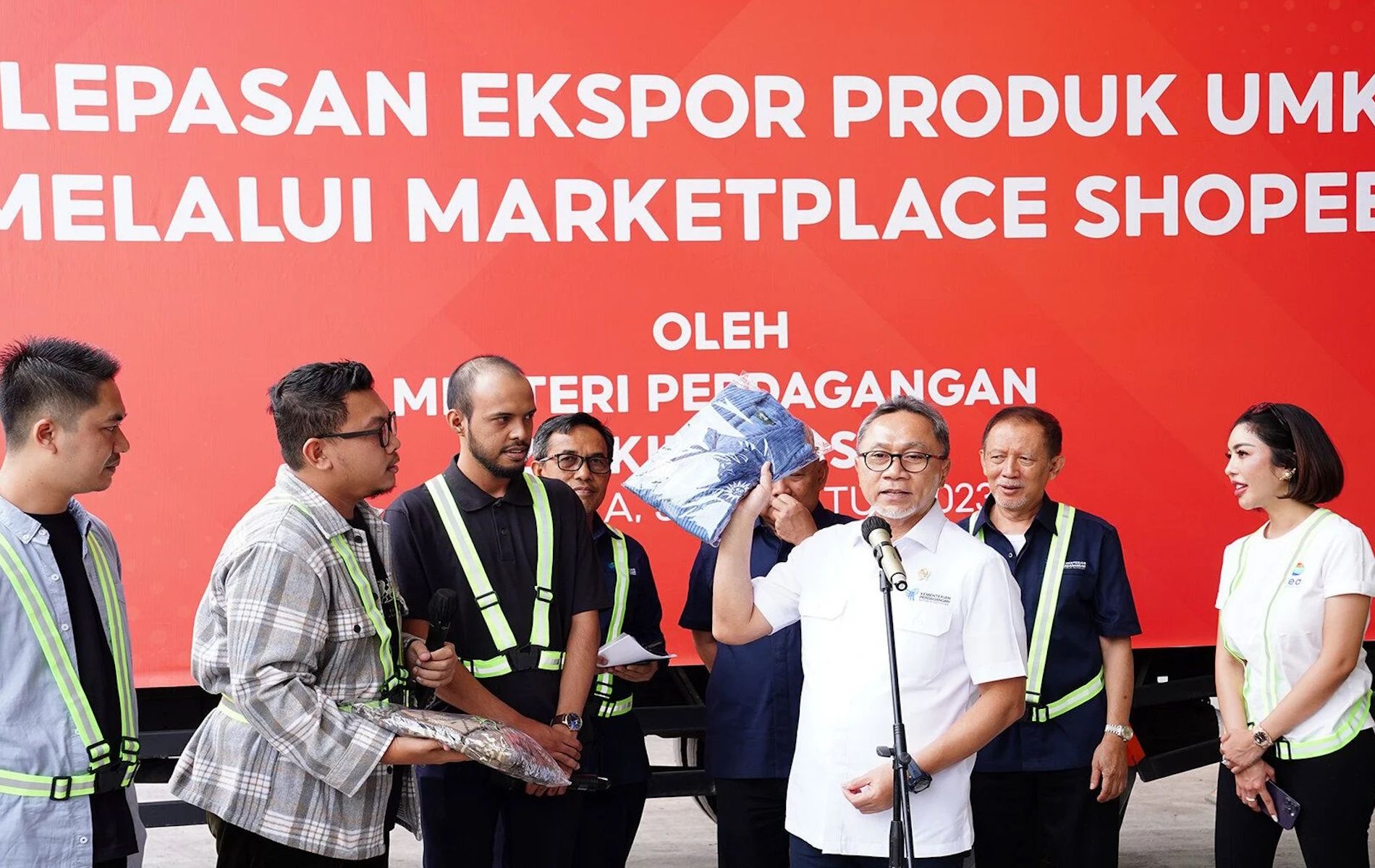 Mendag berharap Shopee Indonesia turut berpartisipasi dalam peningkatan peran UMKM Indonesia untuk terlibat di perdagangan internasional.