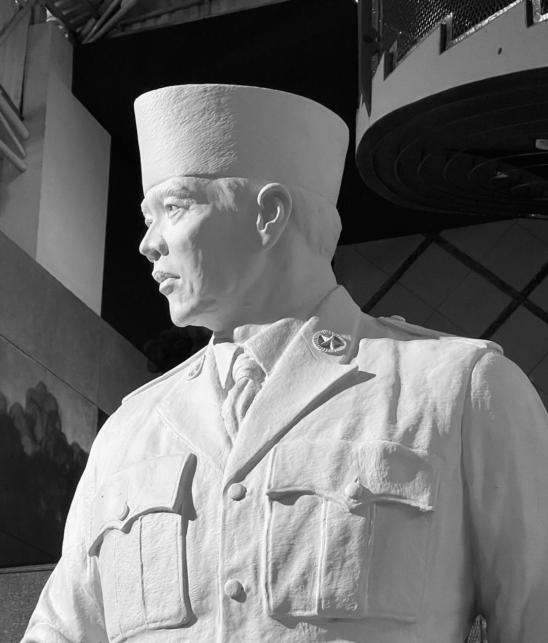 Model patung Soekarno.