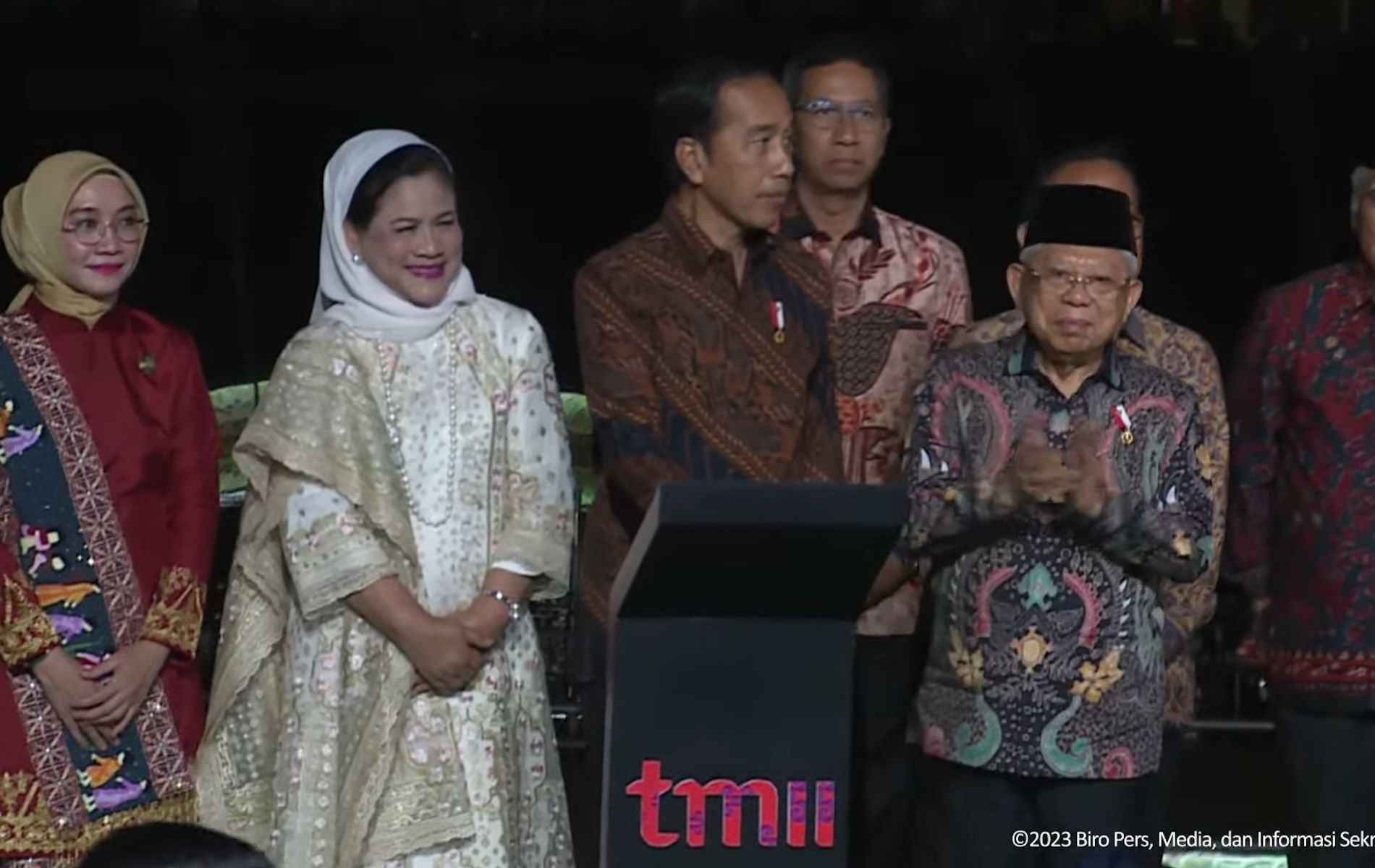 Presiden Joko Widodo meresmikan hasil revitalisasi Taman Mini Indonesia Indah (TMII) di Jakarta Timur, Jumat (1/9/2023).