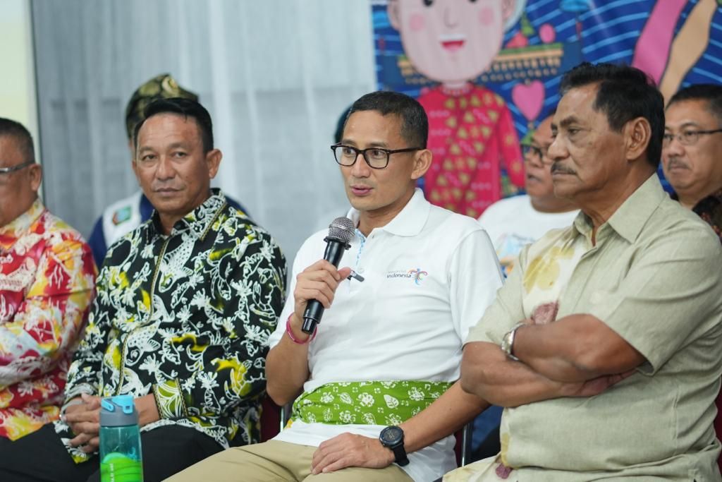 Menparekraf Sandiaga Uno (kanan) saat menghadiri acara Kelana Nusantara pada Sabtu, 2 September 2023.