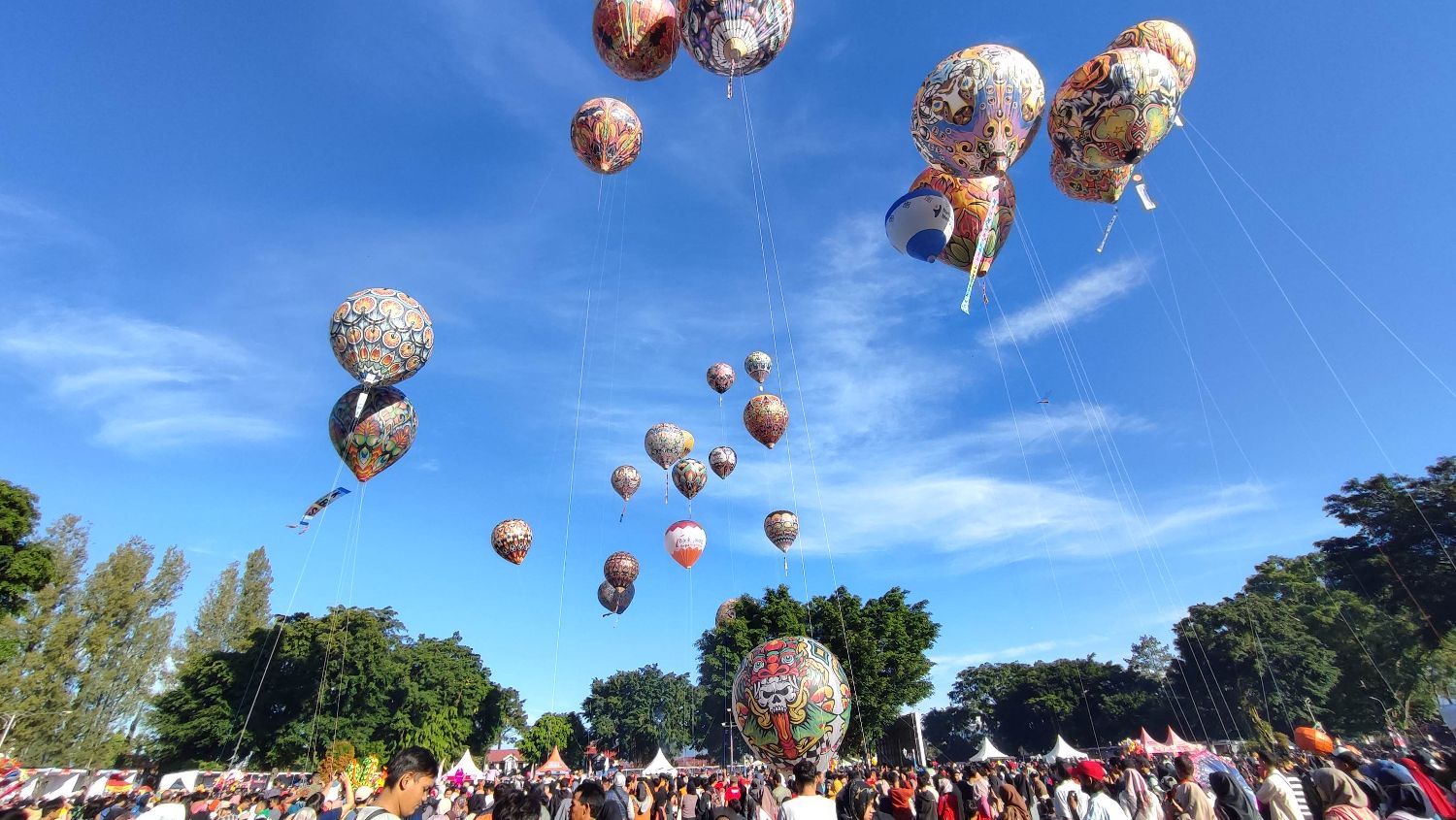 Festival Balon Udara Tradisional yang kerap diselenggarakan di Wonosobo dan telah menjadi tradisi. Bagaimana sejarahnya?
