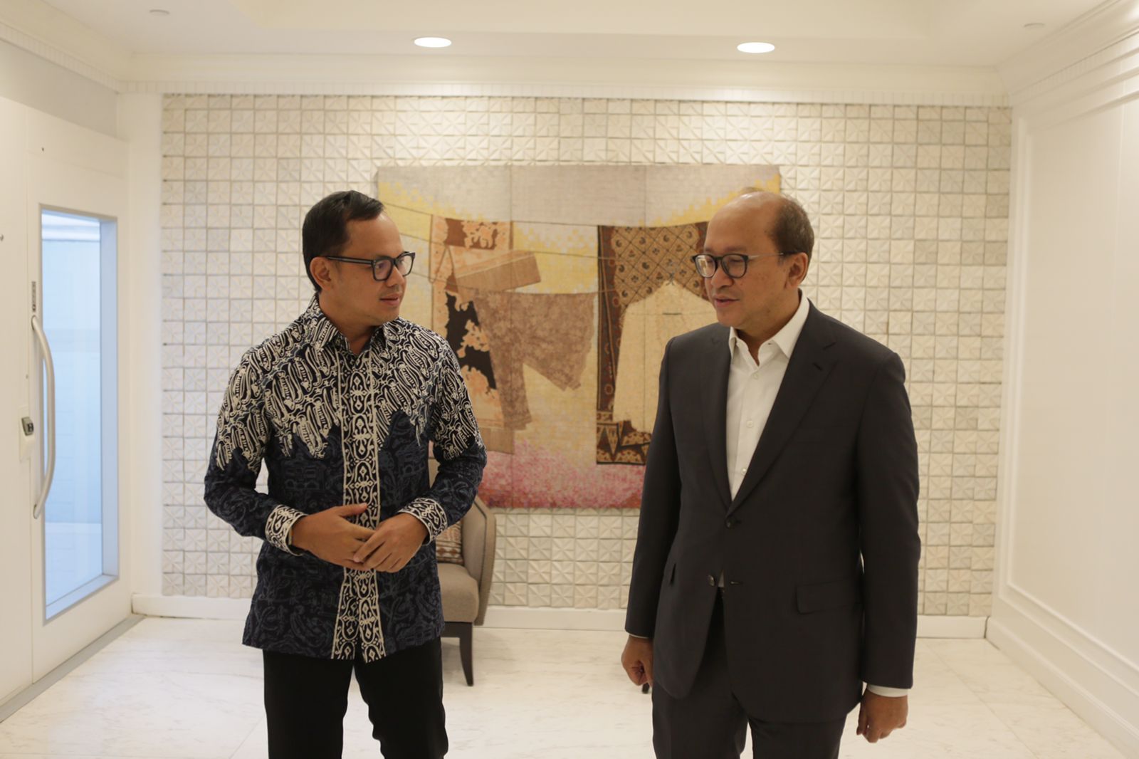 Wali Kota Bogor Bima Arya bersama Wamen BUMN, Rosan Perkasa Roeslani