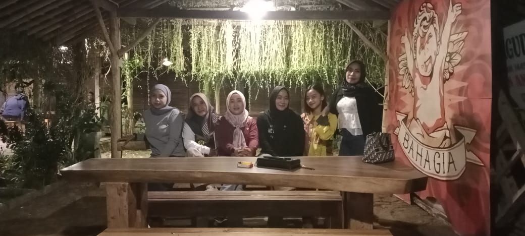 Meeting Malam di Rest Area Giri Lori D'kuwondogiri Banjarnegara, Ada Cewek-Cewek Cantik Berswafoto di Lokasi