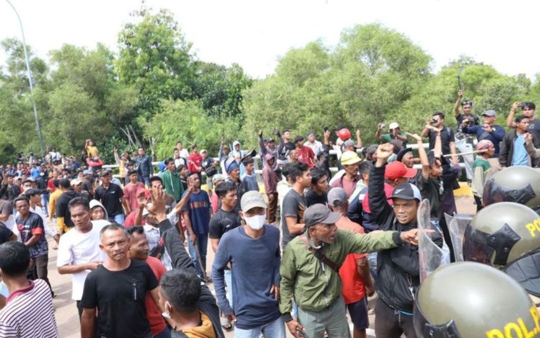 Bentrok Warga dan Tim Gabungan di Pulau Rempang, Galang Batam, Kepulauan Riau (Kepri)