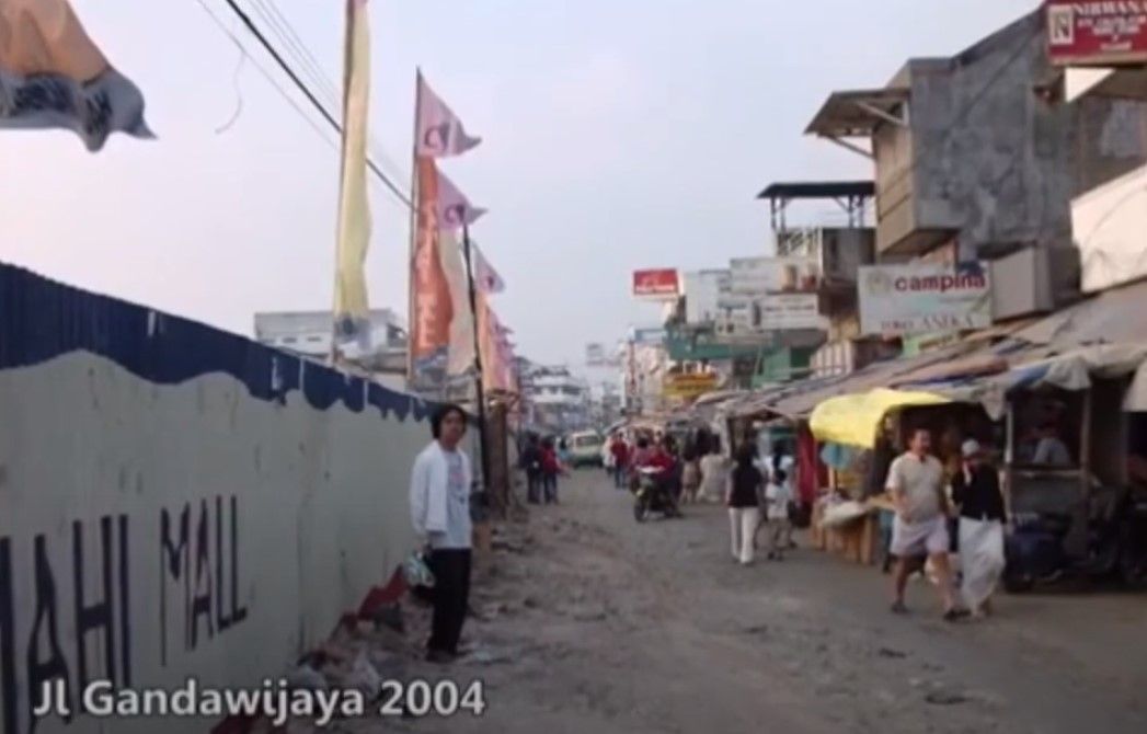 Kondisi Jalan Gandawijaya Cimahi pada 2004 lalu