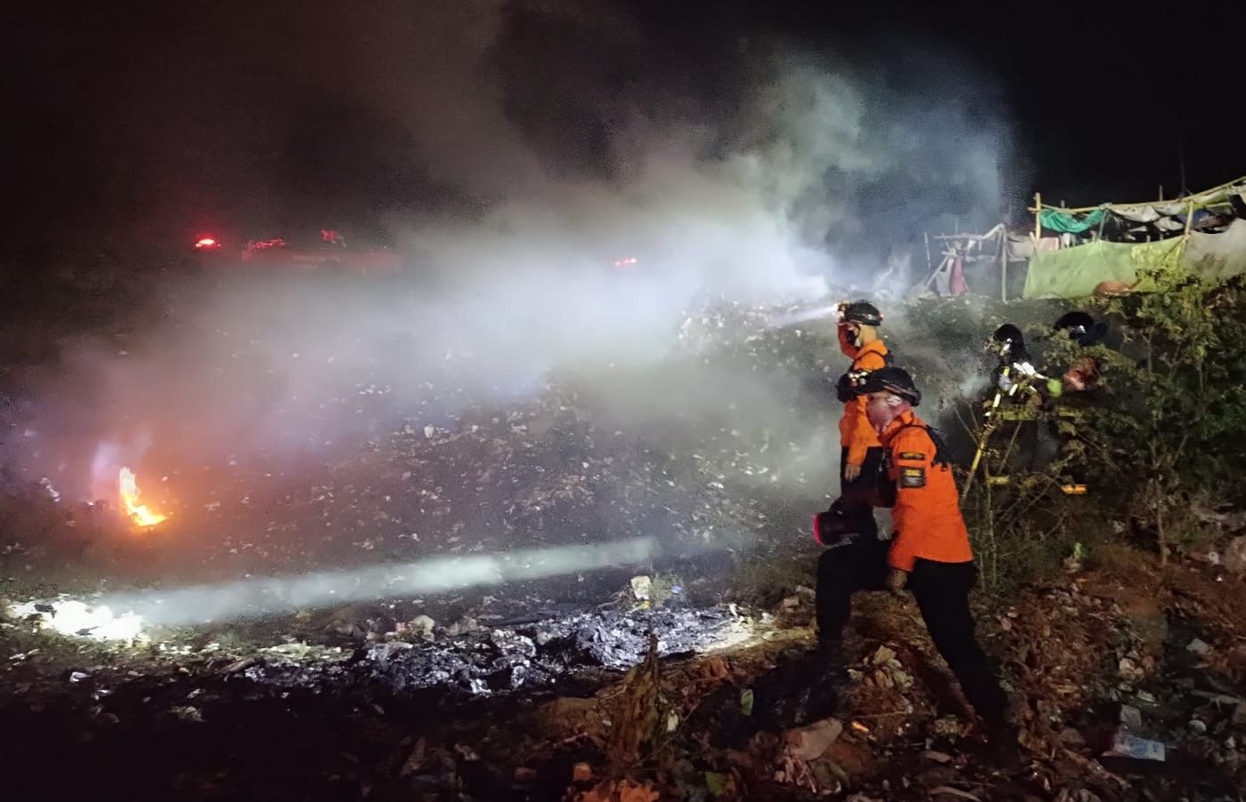 TPA Kopi Luhur Cirebon Terbakar