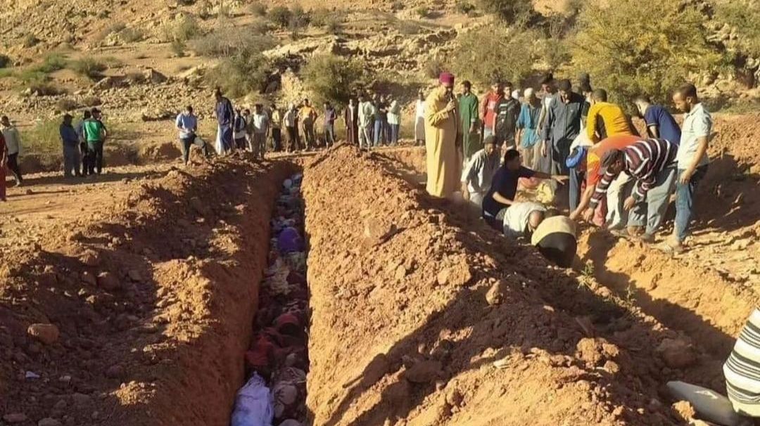 Pemakaman massal korban gempa Maroko
