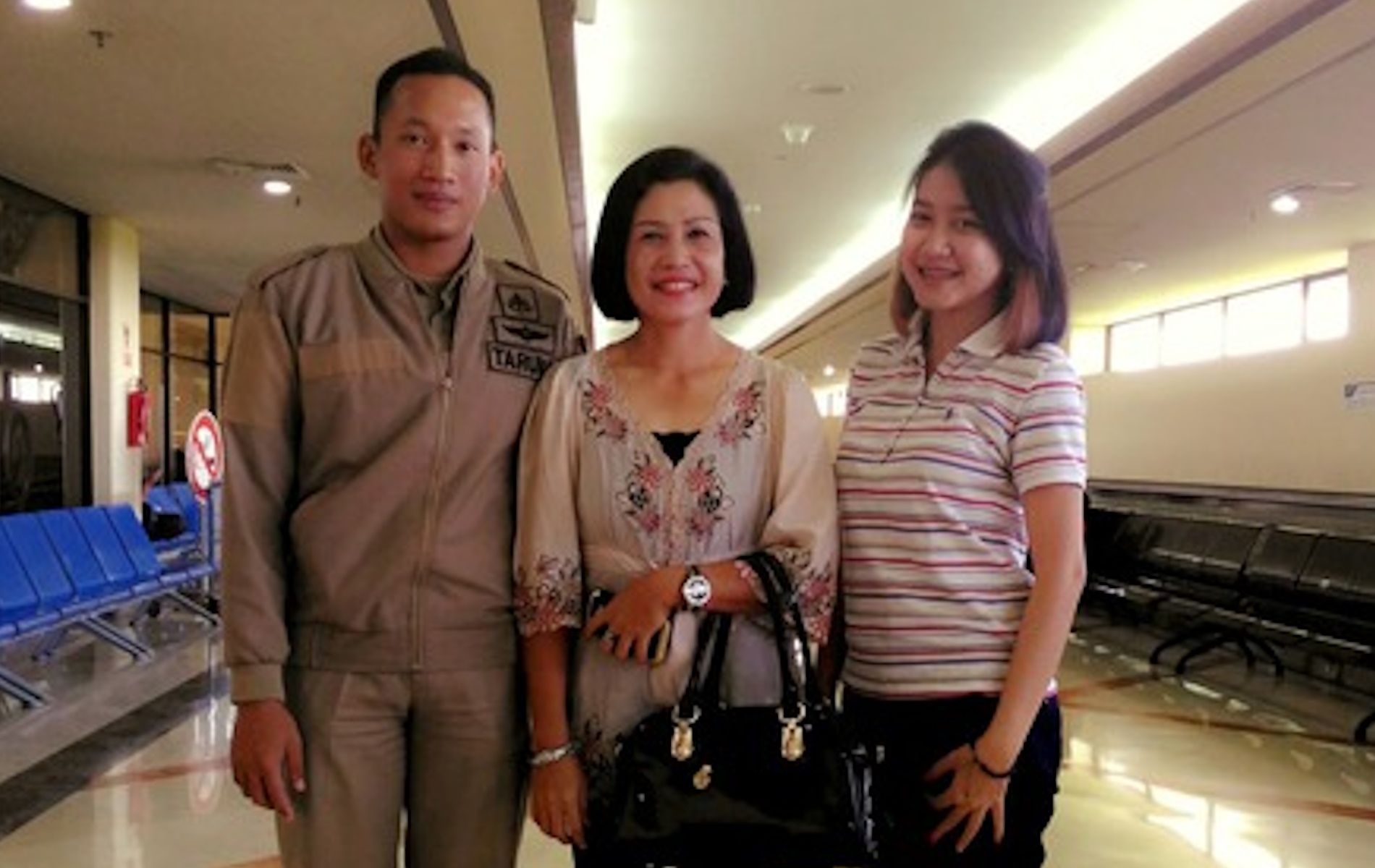 Sosok diduga orang tua GDW, anggota TNI pelaku lawan arus di Tol MBZ.