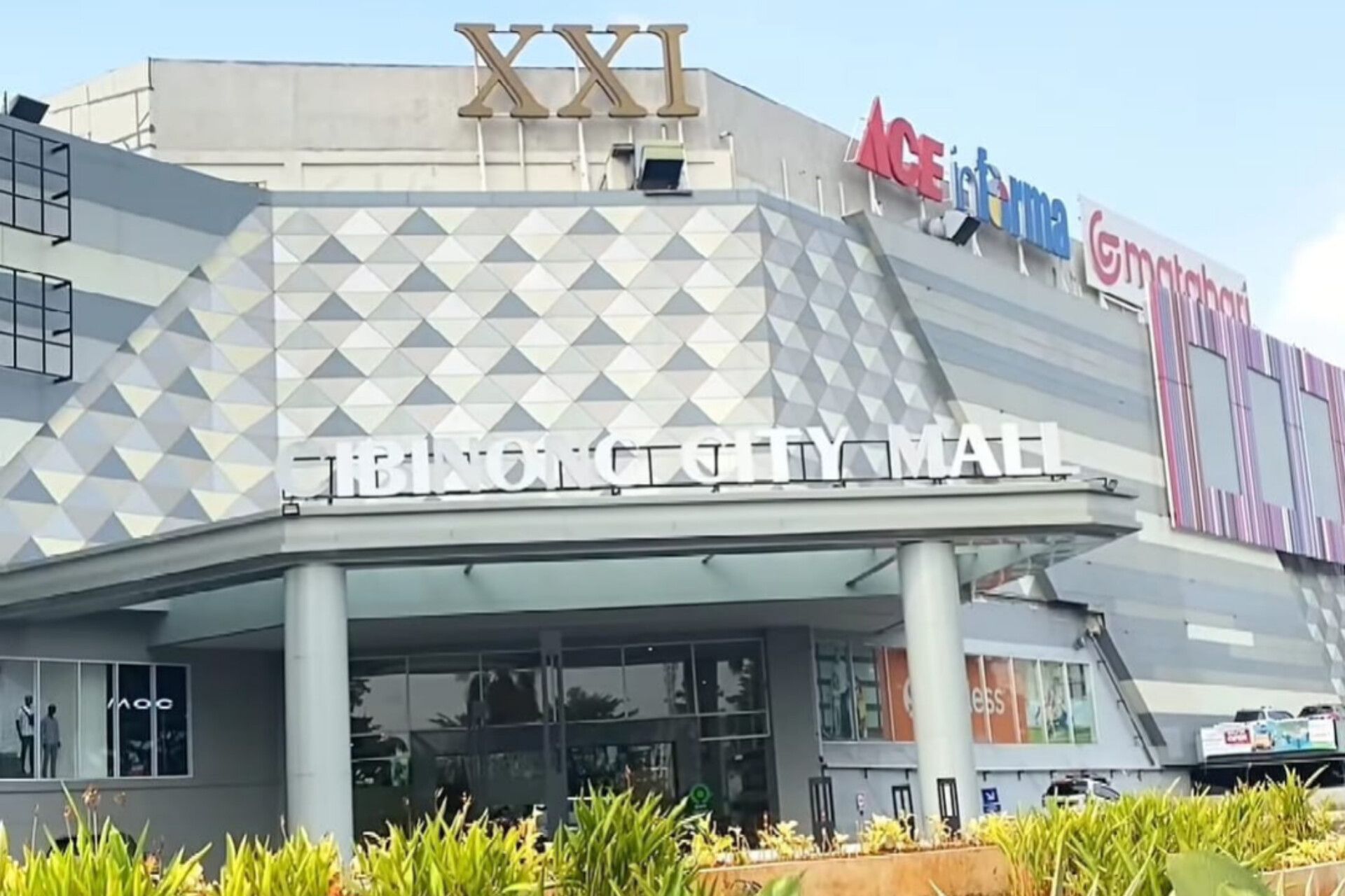 Cibinong City Mall, mal terbesar di wilayah Cibinong.
