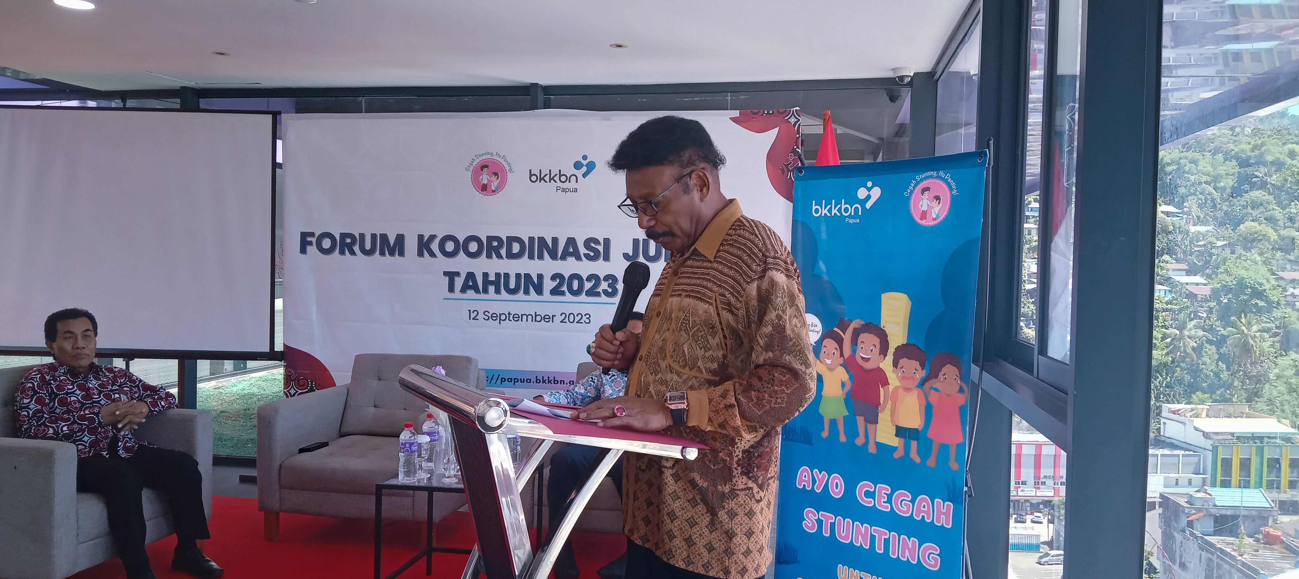Sambutan Kepala Dinas BKKBN perwakilan Provinsi Papua, Nerius Auparay