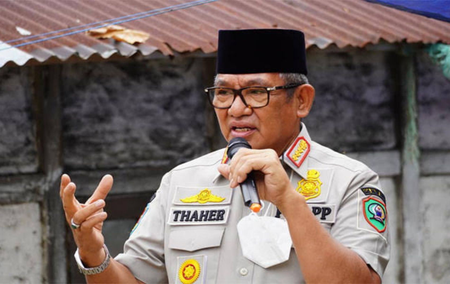 Wajah pelaku pemerkosaan Bupati Maluku Tenggara M Thaher Hanubun. Ia berulang kali lakukan kekerasan seksual ke pegawai kafe milik istrinya.
