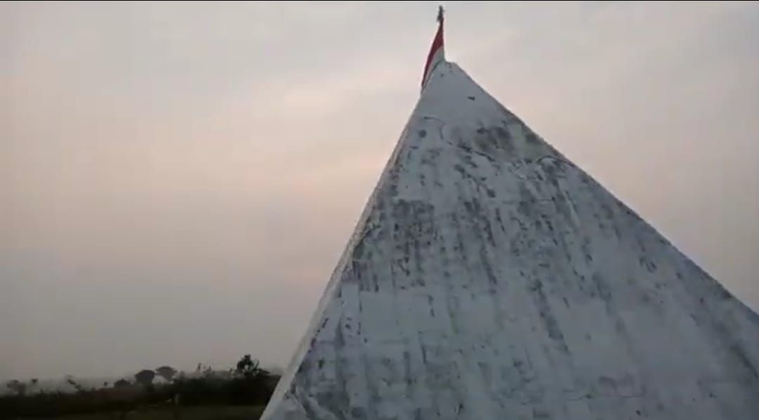 Tugu Pyramid di Lanud Gorda Kecamatan Binuang, Kabupaten Serang Banten/tangkapan layar youtube/channel egi boma