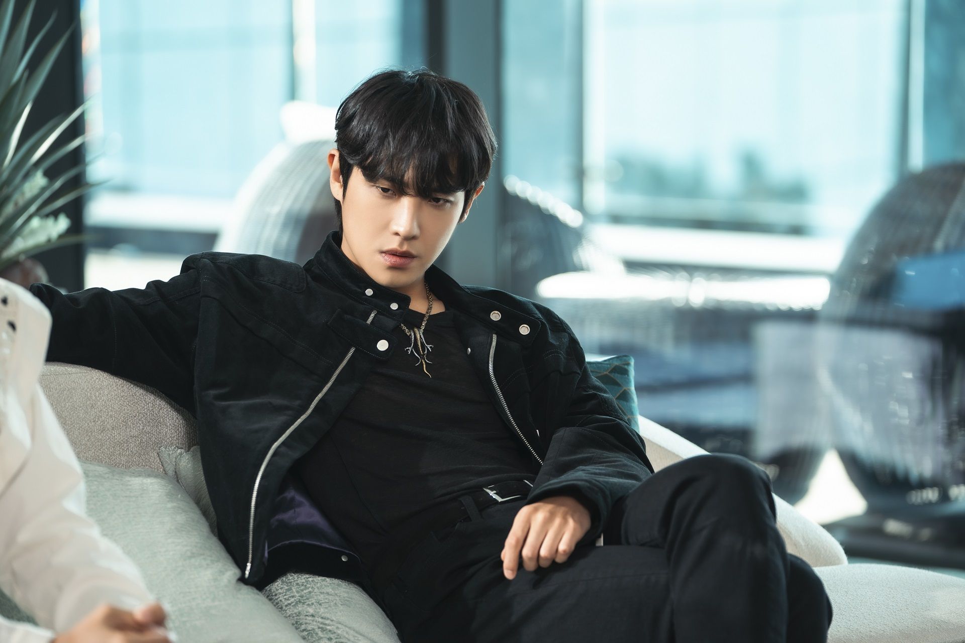 Lee Joon juga jadi pemeran utama drama Korea makjang The Escape of The Seven.