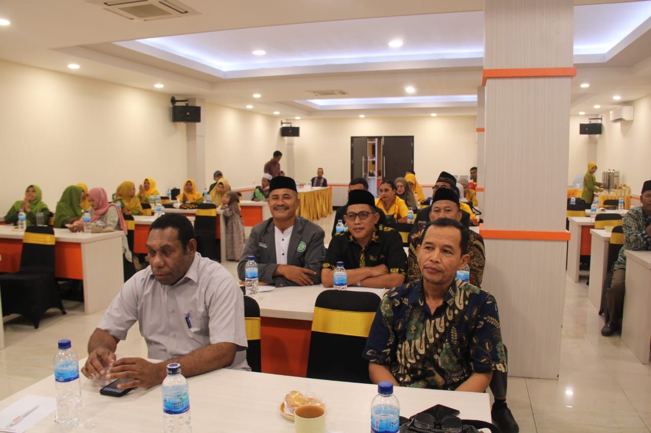 Suasana Kegiatan. Ketua Pimpinan Wilayah Muhammadiyah Provinsi Papua H. Subhan Hafidz, LC mengatakan bahwa Muhammadiyah memiliki tugas untuk pengembangan SDM dari sisi pendidikan, kesehatan, sosial ekonomi kemasyarakatan.