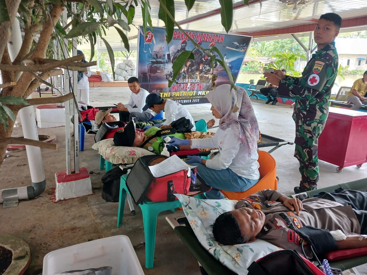 Acara bakti sosial donor darah yang dilaksanakan di Objek Wisata Peridon Siap Maju, Jorong Aek Nabirong, Nagari Pamatang Panjang, Kecamatan Koto Balingka, pada Minggu, 24 September 2023.