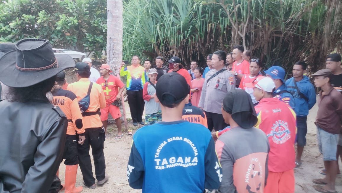  Seorang nelayan asal Cilacap yang sempat dinyatakan hilang, Sabtu 23 September 2023, ditemukan dalam kondisi tak bernyawa di Pantai Karapyak Kecamatan Kalipucang Kabupaten Pangandaran.*/kabar-priangan.com/Istimewa