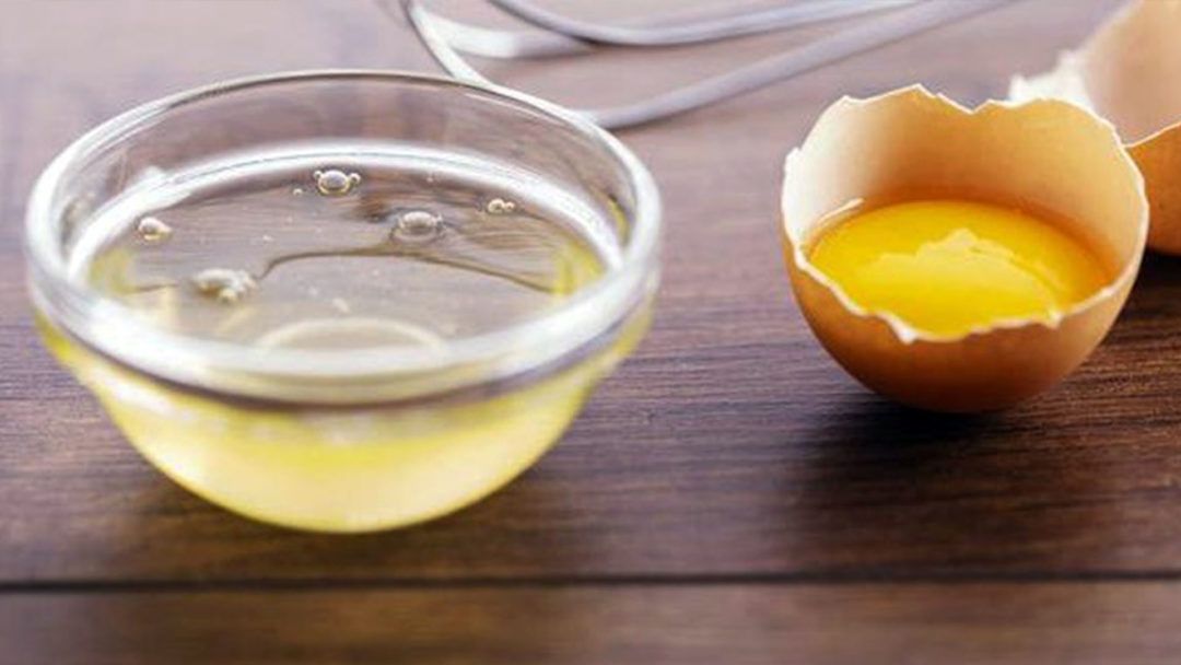 Putih telur bisa digunakan sebagai masker wajah.