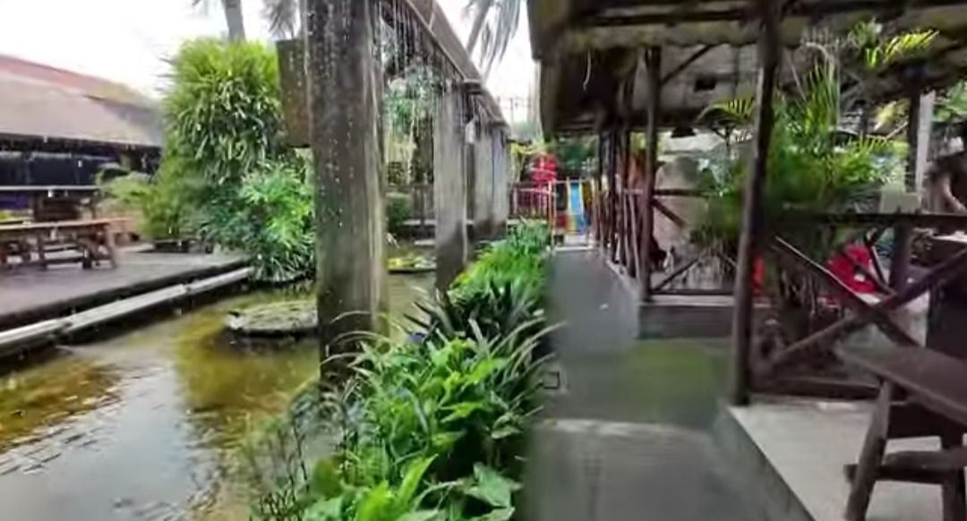 Rumah Makan Pondok Lauk, tempat wisata kuliner nuansa kebun asri dan sejuk di Tangerang Banten/tangkapan layar YouTube/channel Altheus Family