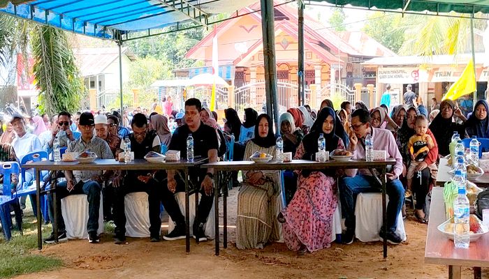 Warga Kampung Mekar Jaya bersilaturrahmi dengan anggota DPR RI H Ilham Pangestu. Kamis  (28/9/2023) 