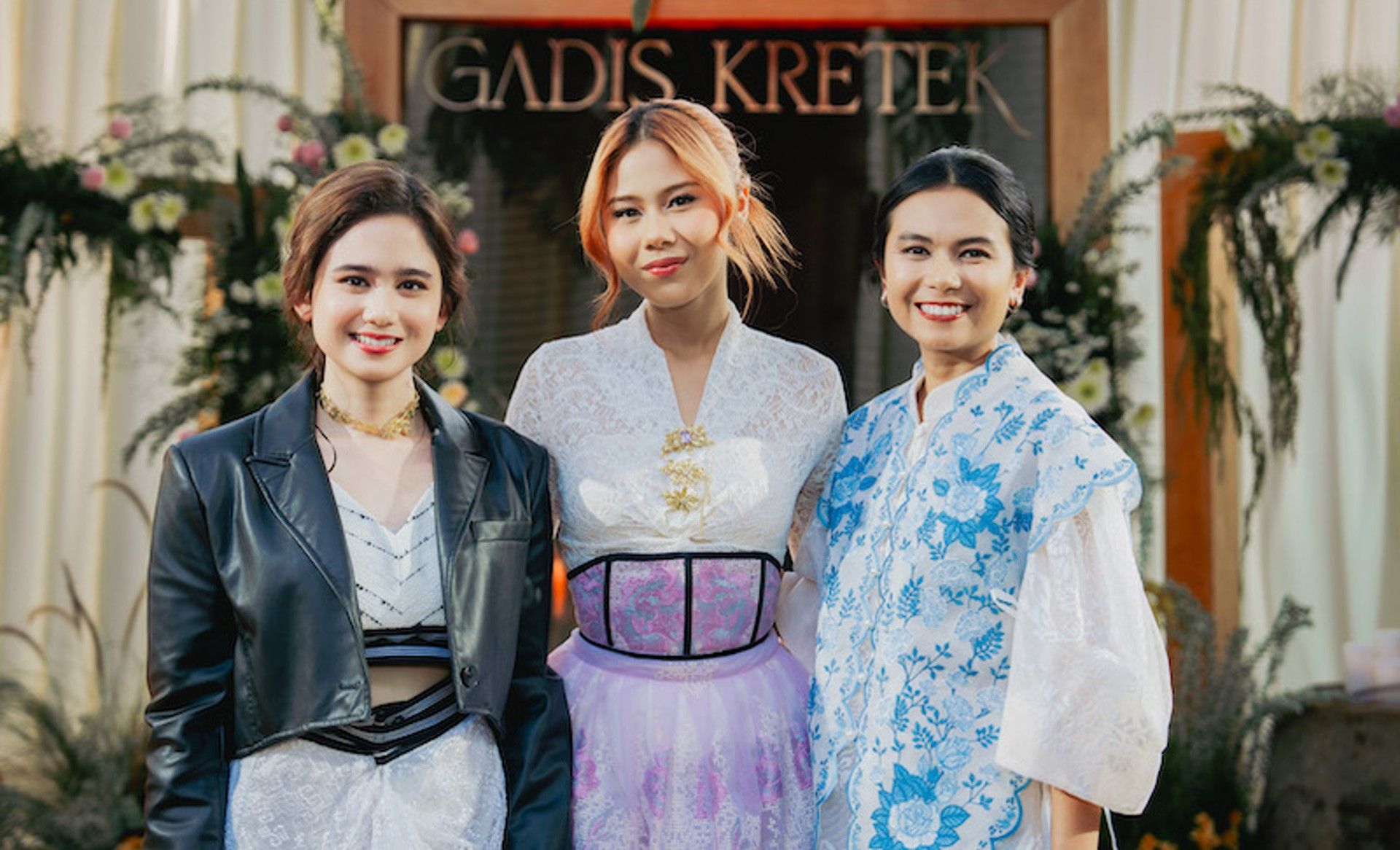 Tissa Biani, Nadin Amizah, dan Kamila Andini di peluncuran lagu tema serial Gadis Kretek