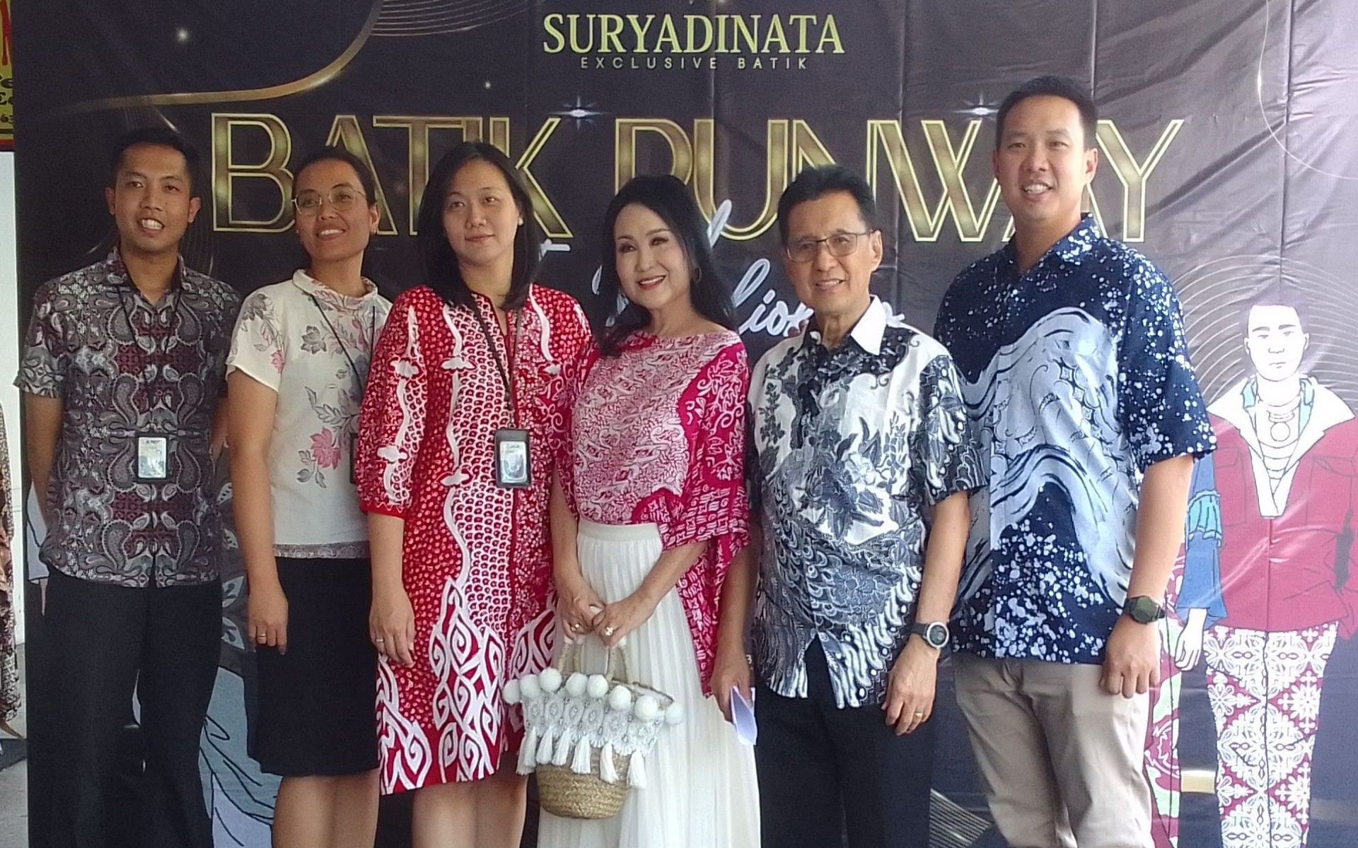 Keluarga Suryadinata Batik.