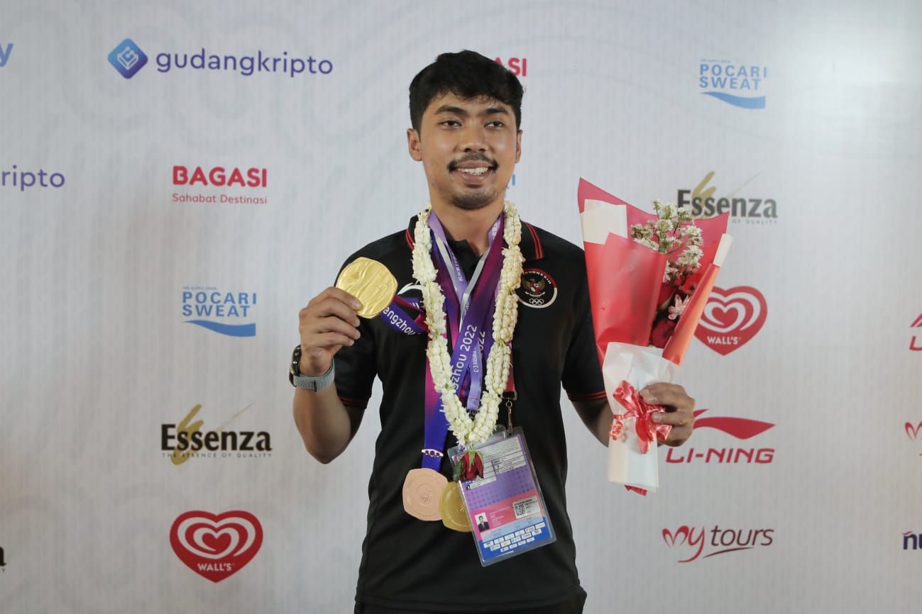 Atlet menembak Muhammad Sejahtera Dwi Putra menyumbangkan dua medali emas buat Tim Indonesia di Asian Games 2023 Hangzhou.