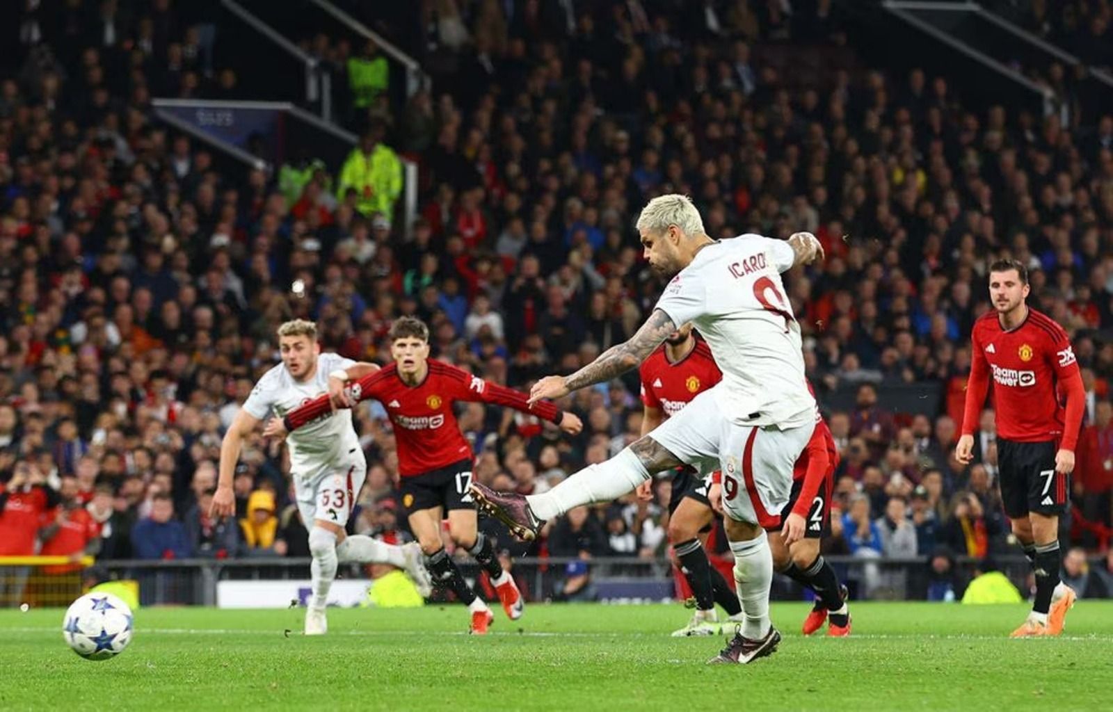 Manchester United tumbang 2-3 dari Galatasaray di penyisihan Grup A Liga Champions Eropa musim 2023/2024.