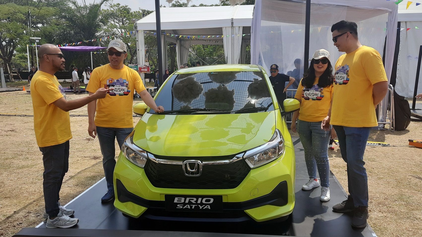 Honda FestiPark Bandung dibagi berbagai zona, menghadirkan berbagai lini produk andalan di antaranya produk city car populernya yaitu Honda Brio untuk mendukung kebutuhan mobilitas sehari-hari.*/ 