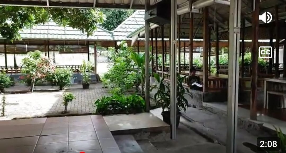 Rumah Makan Bambu Oju, tempat kuliner hits di sekitar Bandara Soekarno-Hatta Kota Tangerang Banten/tangkapan layar YouTube/channel noviastriani15