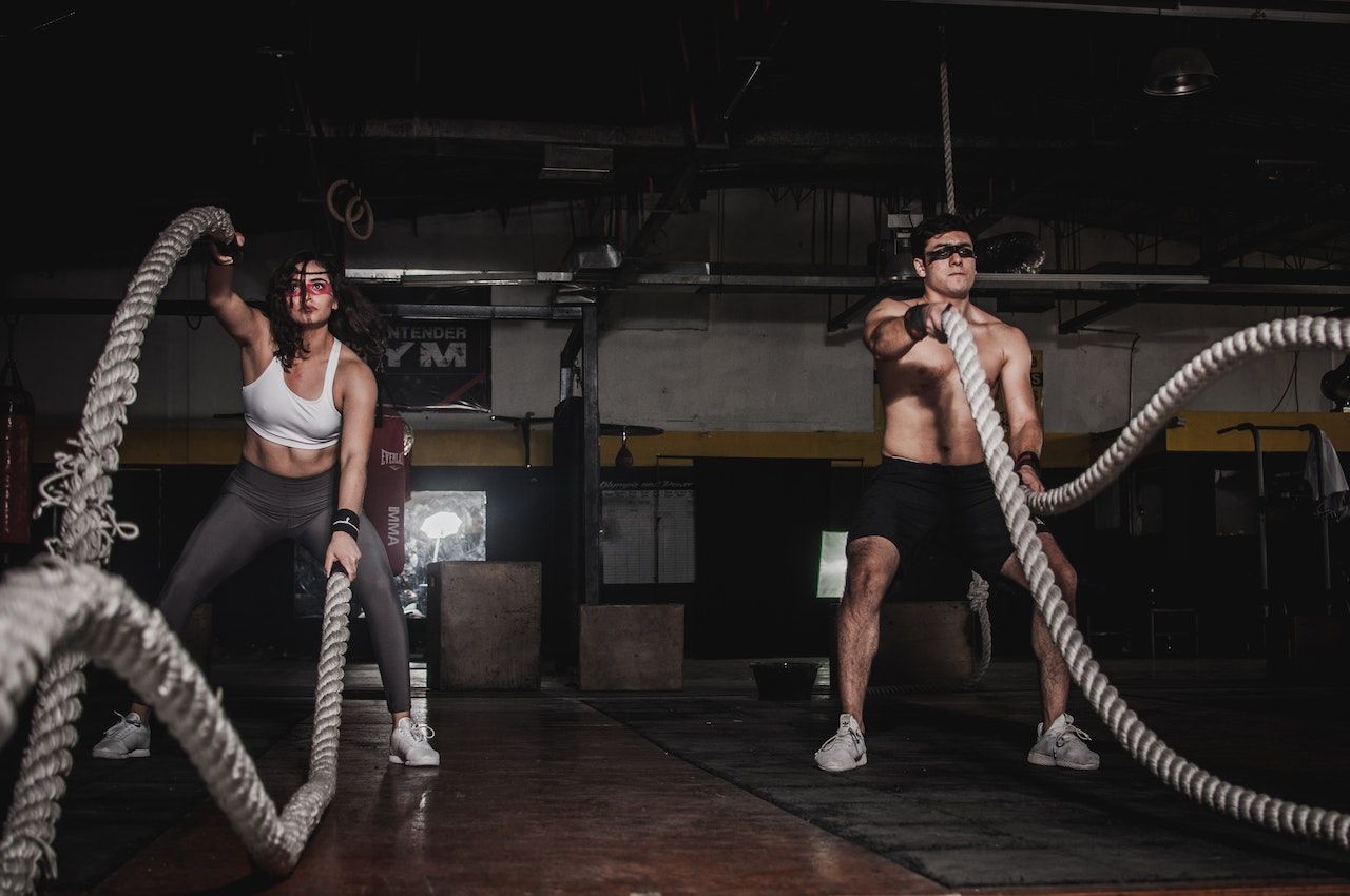 Latihan gym bersama pasangan akan lebih optimal dan membahagiakan.