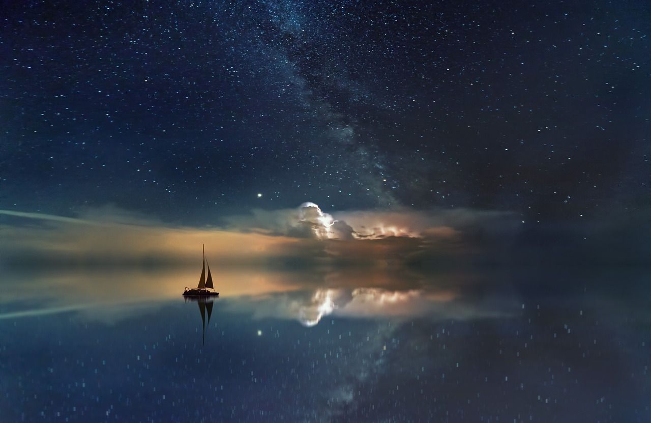 Ilustrasi menanti bintang di tengah lautan.