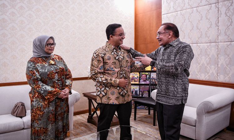 Anies Baswedan bersilaturahim dengan Dato’ Seri Haji Anwar bin Ibrahim (DSAI) di Perdana Putra, kantor Perdana Menteri Malaysia.