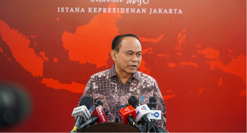 Menteri Komunikasi dan Informatika (Menkominfo) Budi Arie Setiadi menyampaikan keterangannya di Kompleks Istana Kepresidenan, Jakarta, Jumat, 13 Oktober 2023, usai menghadap Presiden Jokowi. Foto: BPMI Setpres