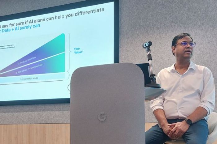 Managing Director Google Cloud Asia Pasifik Mitesh Agarwal memberikan penjelasan dalam Google Cloud SEA AI Media Summit 2023 di Singapura, Selasa (17/10/2023)