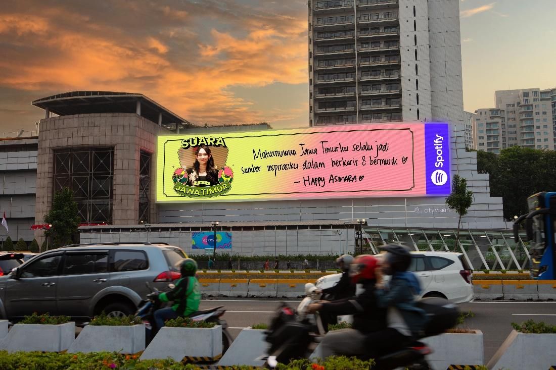 Ratu Patah Hati Happy Asmara Terpampang Di Billboard Dari Jakarta, Newyork  dan Taipei - Mudanesia