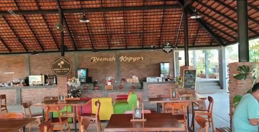 Roemah Kopyor, resto dan cafe terpopuler di Cisauk Kabupaten Tangerang Banten/tangkapan layar/channel PackAndGo Indo