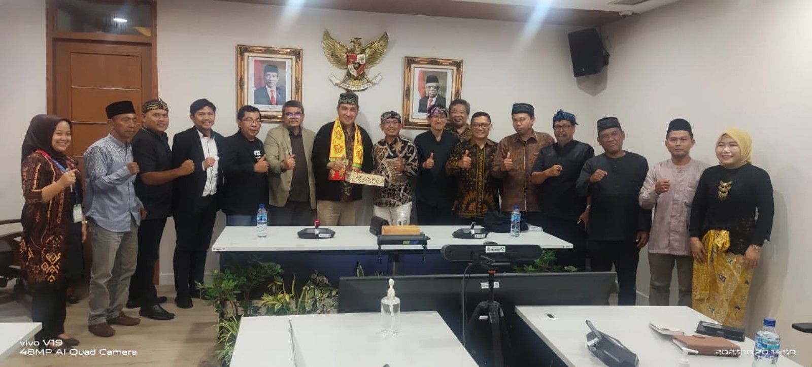 Jajaran pengurus Papag Setra Indonesia berfoto bersa Dirjen Kebudayaan, Hilmar Farid PhD 