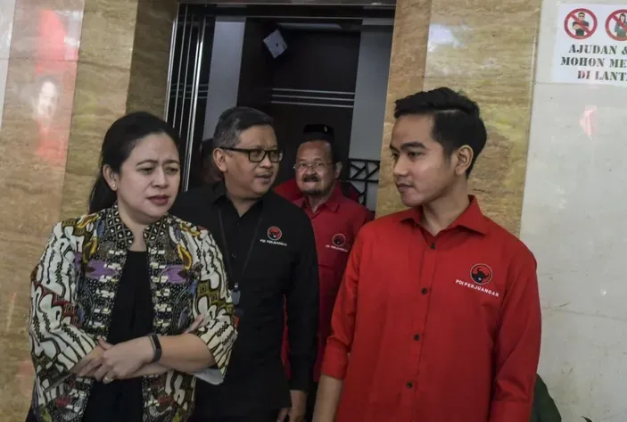 Gibran Rakabuming Raka tidak terlihat saat dirinya diumumkan menjadi cawapres pasangan Prabowo Subianto.