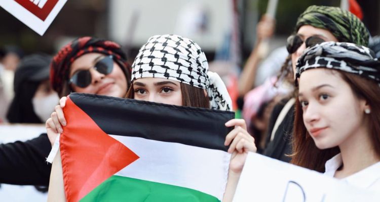 Syifa Hadju ikut dalam aksi solidaritas bela Palestina.